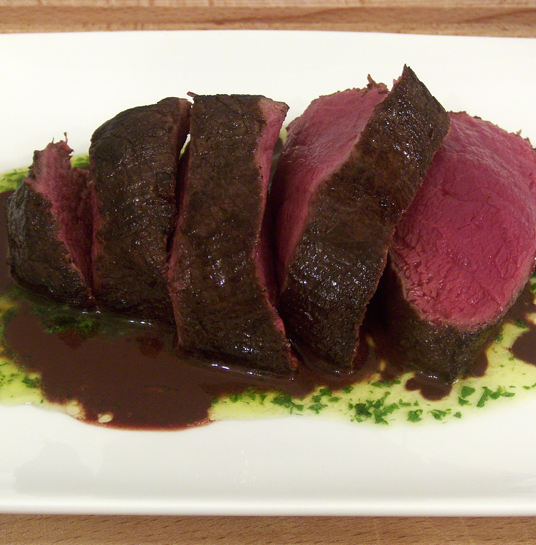 Gebakken damhert biefstuk met wildjus